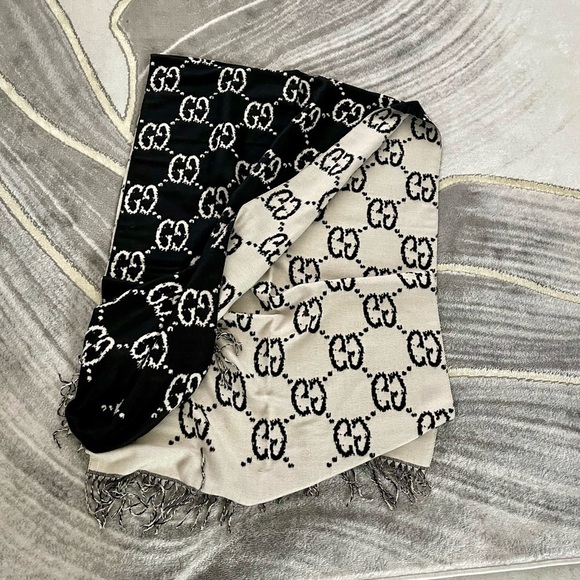 Beautiful Long Full GG Scarves - Picture 2 of 10